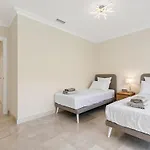 Διαμέρισμα Stunning 2-bedroom With Panoramic Views Μαρμπέλλα