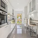 Διαμέρισμα Stunning 2-bedroom With Panoramic Views Μαρμπέλλα