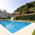 Stunning 2-bedroom With Panoramic Views Μαρμπέλλα