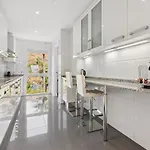 Stunning 2-bedroom With Panoramic Views Διαμέρισμα