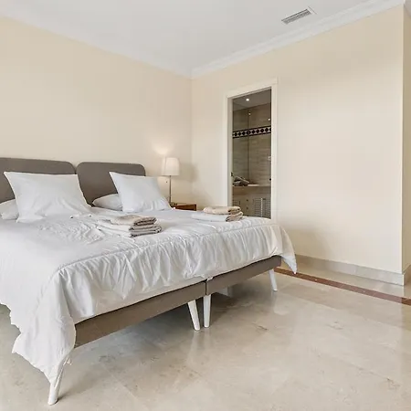 Appartamento Stunning 2-bedroom With Panoramic Views Marbella